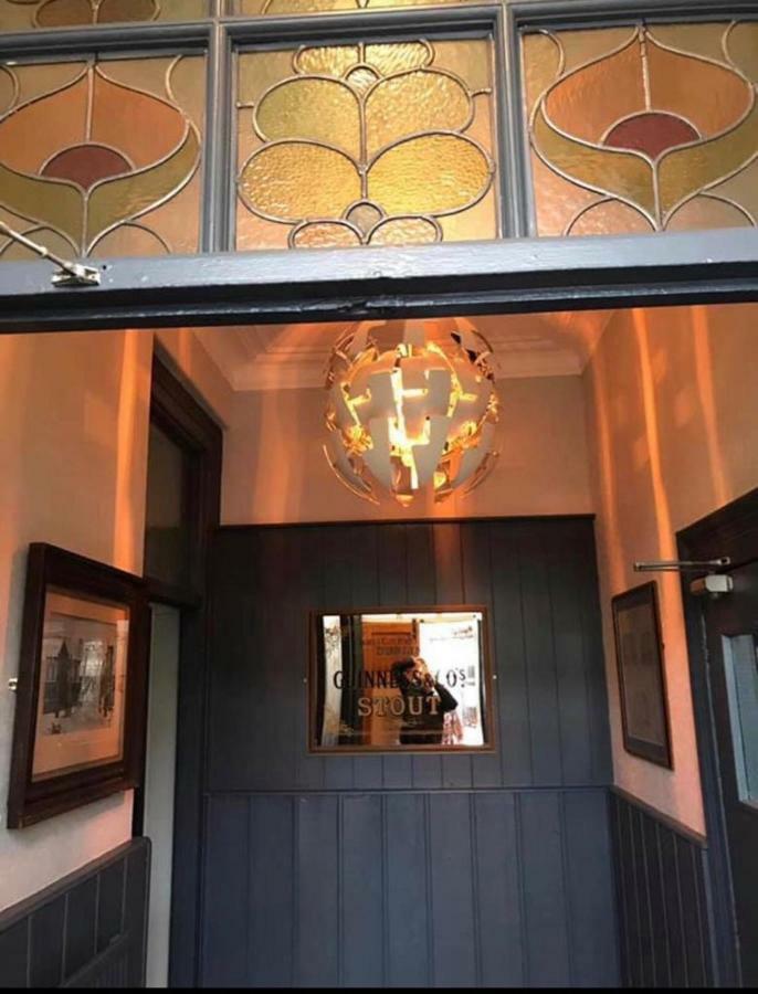 The Newbridge Hotel Exterior foto